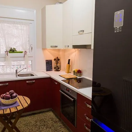 Alexandros Cozy Daire